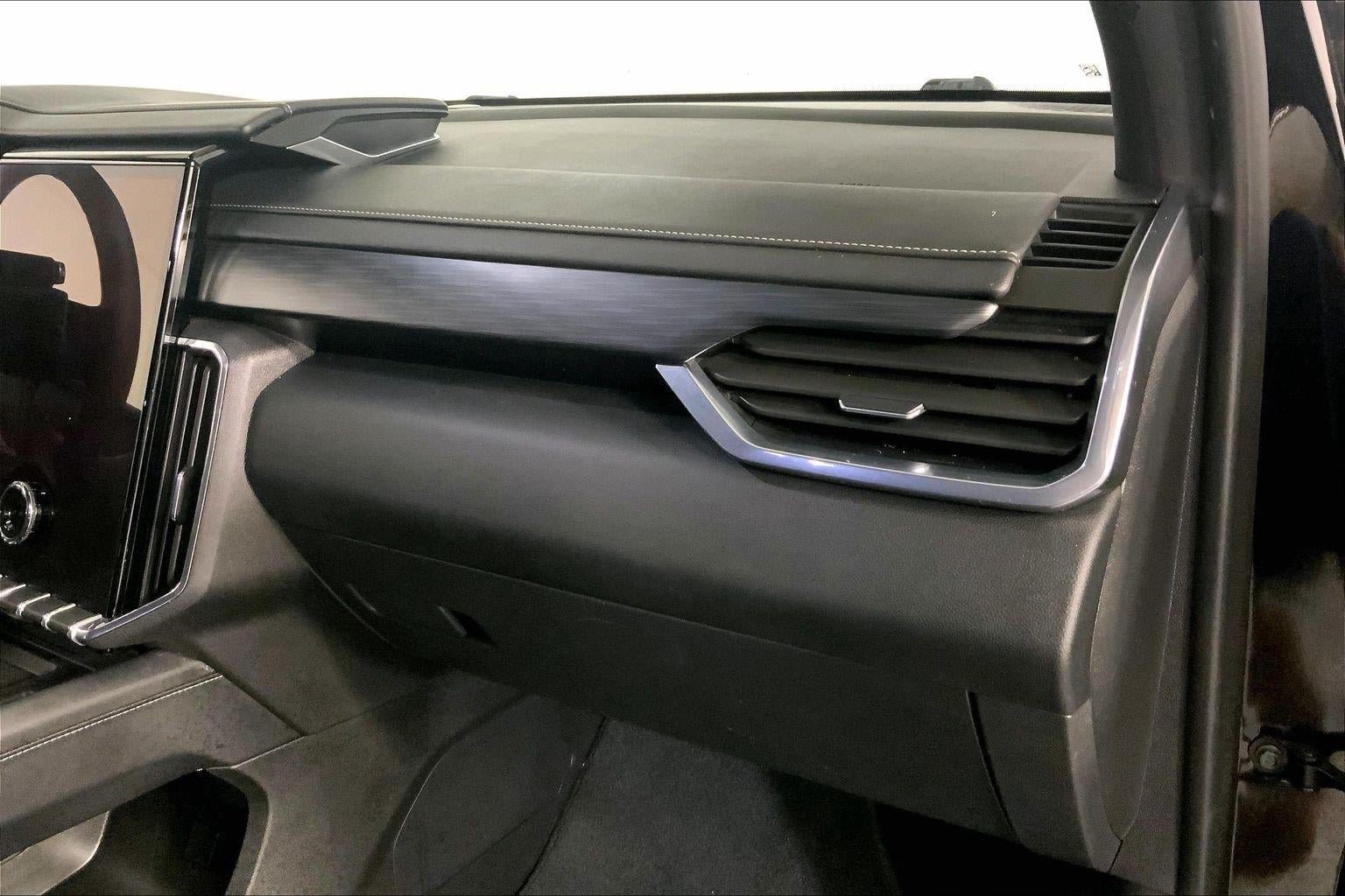 Used 2025 GMC Acadia Elevation FWD image 16