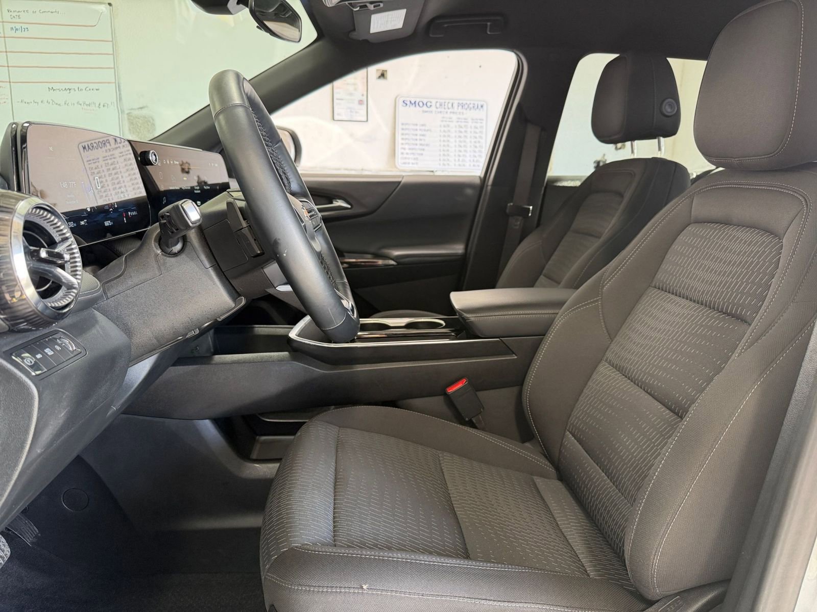 Used 2025 Chevrolet Equinox LT image 25