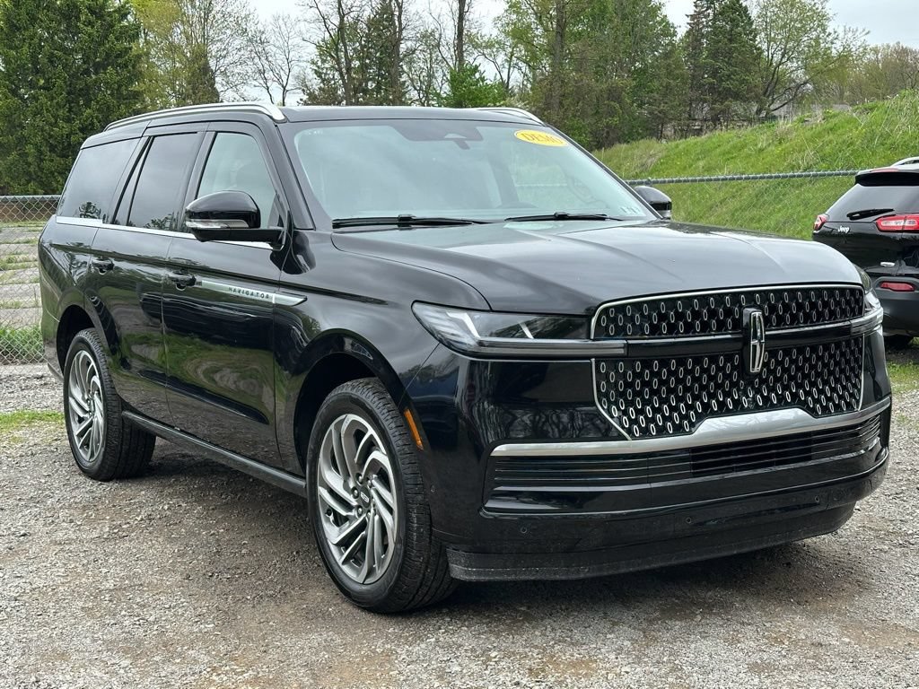 New 2025 Lincoln Navigator Reserve AWD/4WD image 27