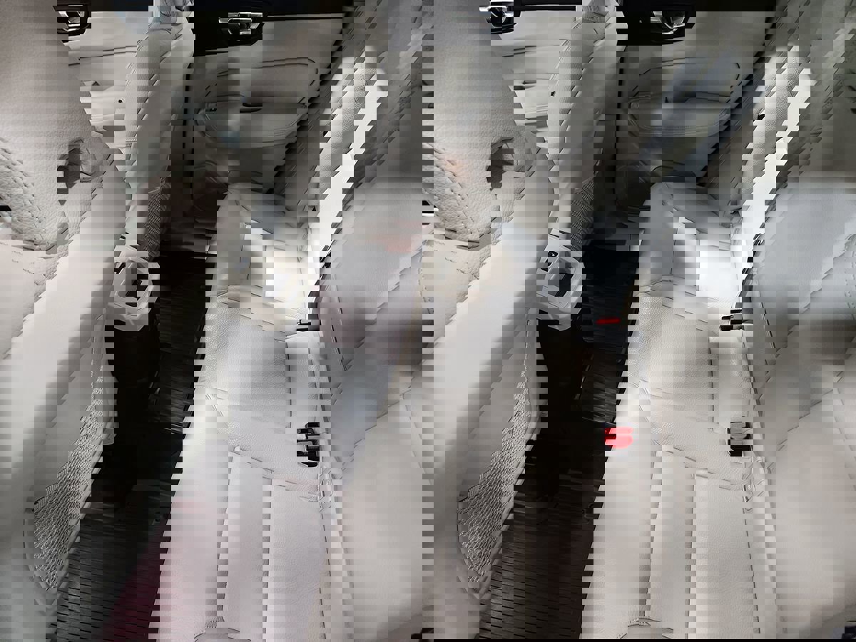 Used 2023 Volvo XC60 T8 Plus w/ Protection Package Premier image 51