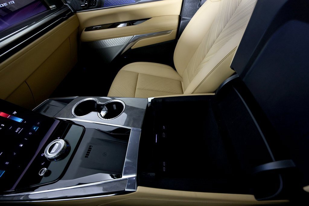 Used 2025 Cadillac Escalade IQ Sport 2 image 38