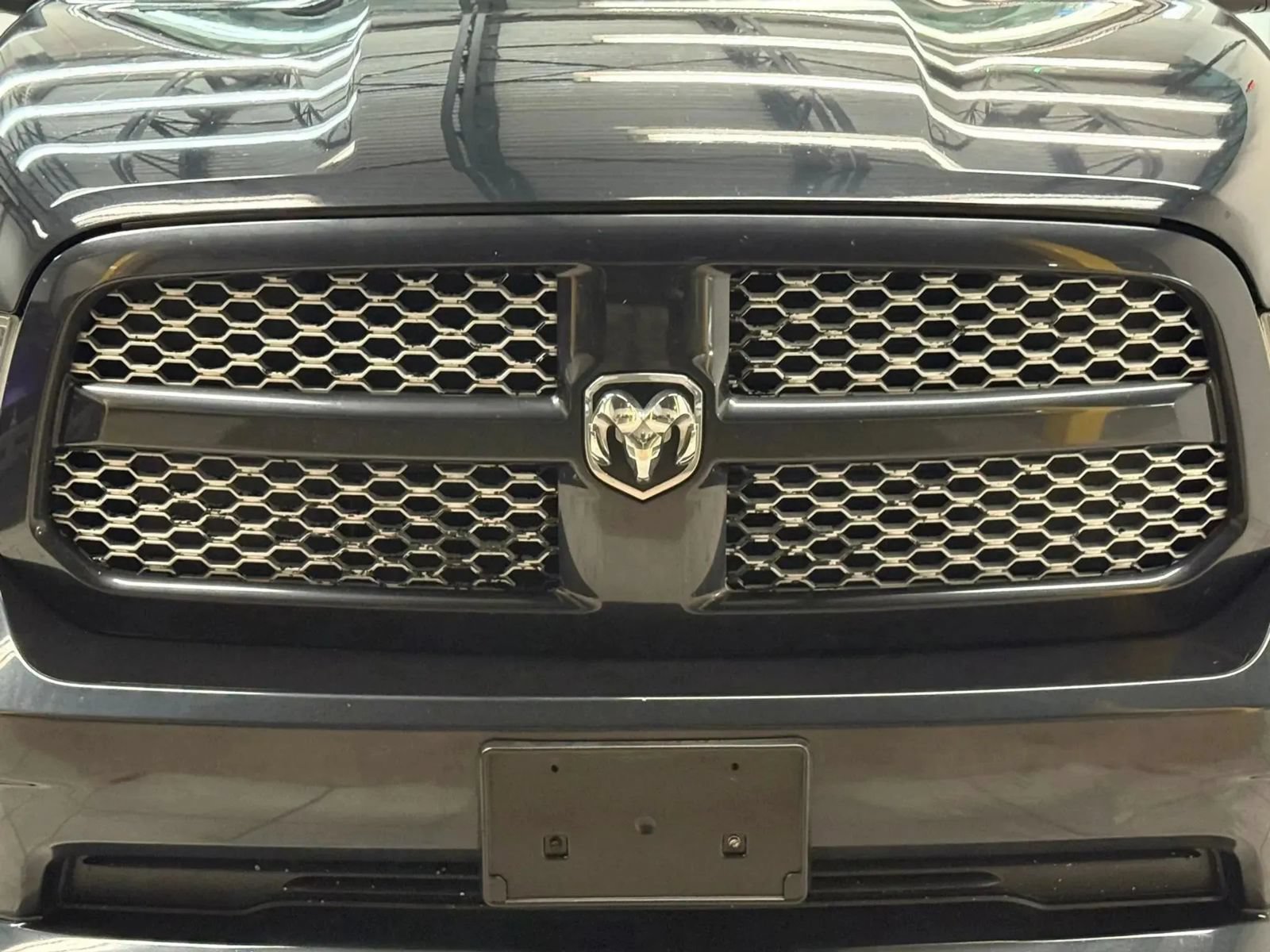 Used 2018 RAM 1500 Express w/ Express Value Package AWD/4WD image 5
