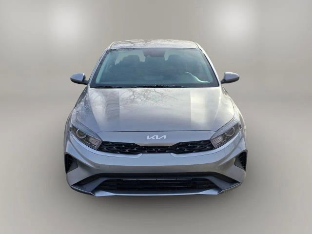 Used 2024 Kia Forte LXS image 2