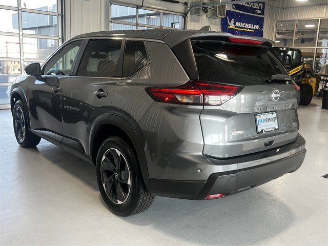 Used 2024 Nissan Rogue SV image 5