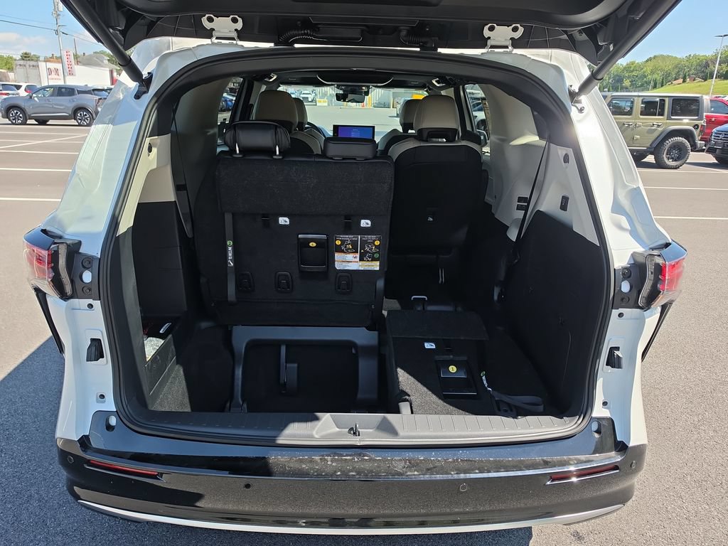 Used 2026 Toyota Sienna Platinum AWD/4WD image 12