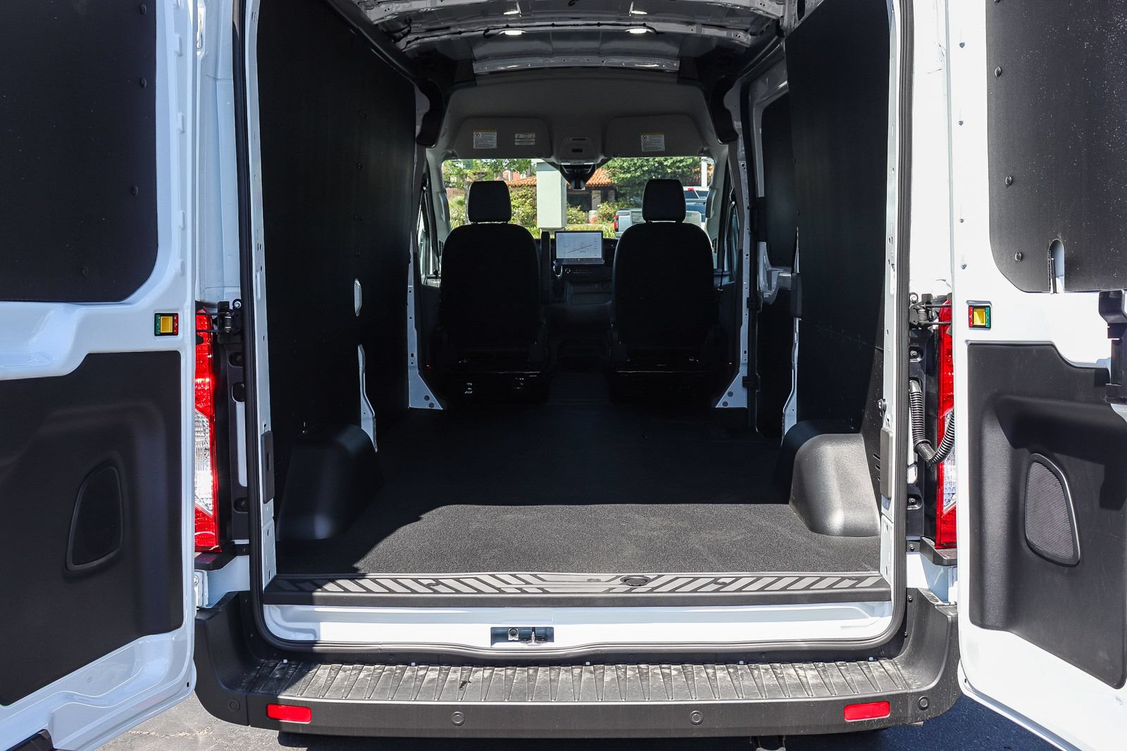 New 2026 Ford Transit 250 148 Medium Roof w/ Load Area Protection Package RWD image 26