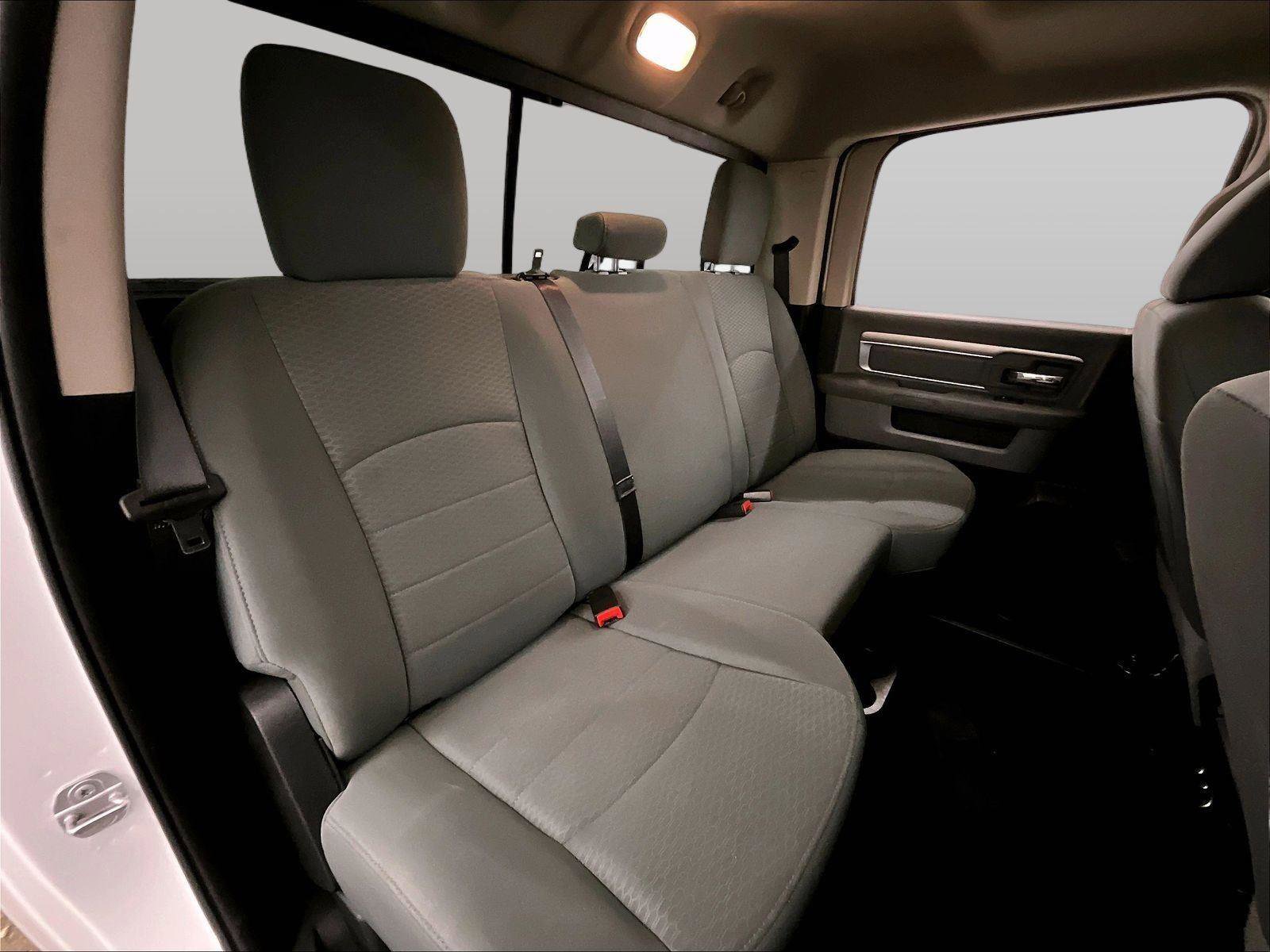 Used 2018 RAM 3500 SLT AWD/4WD image 26