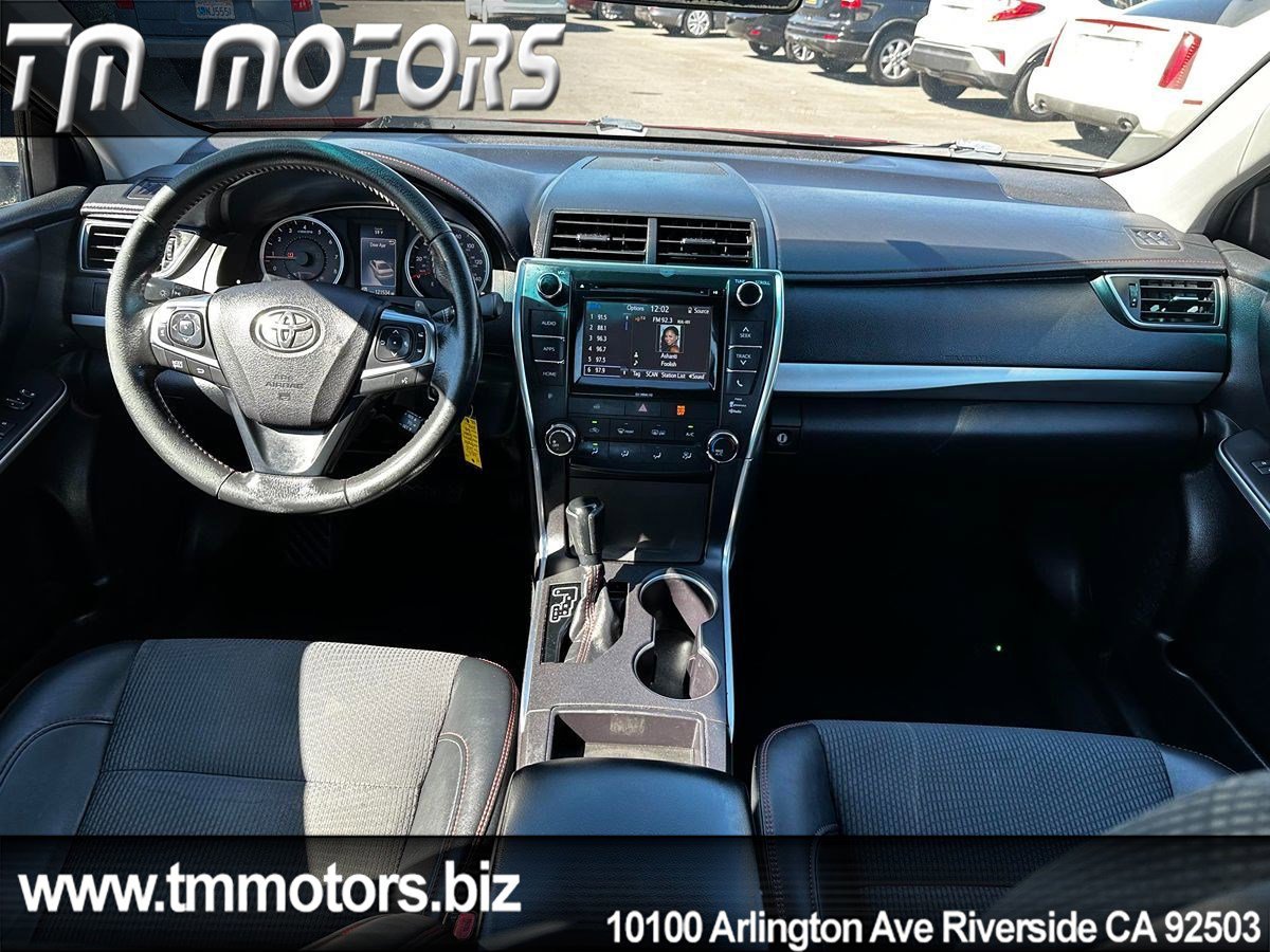 Used 2017 Toyota Camry SE image 7