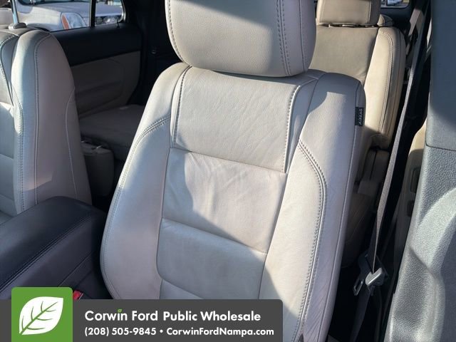 Used 2013 Ford Explorer XLT image 23