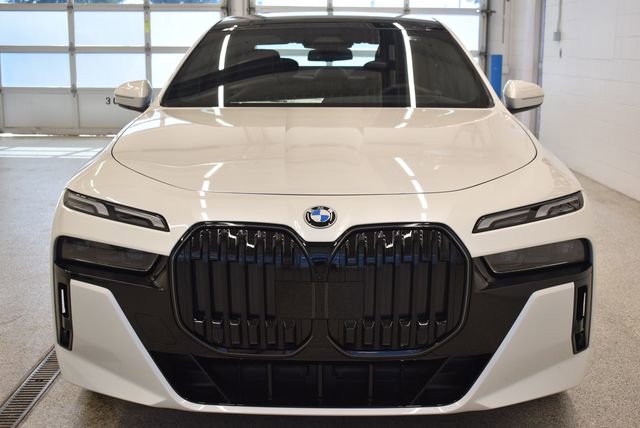 New 2026 BMW 740i xDrive w/ Premium Package AWD/4WD image 3