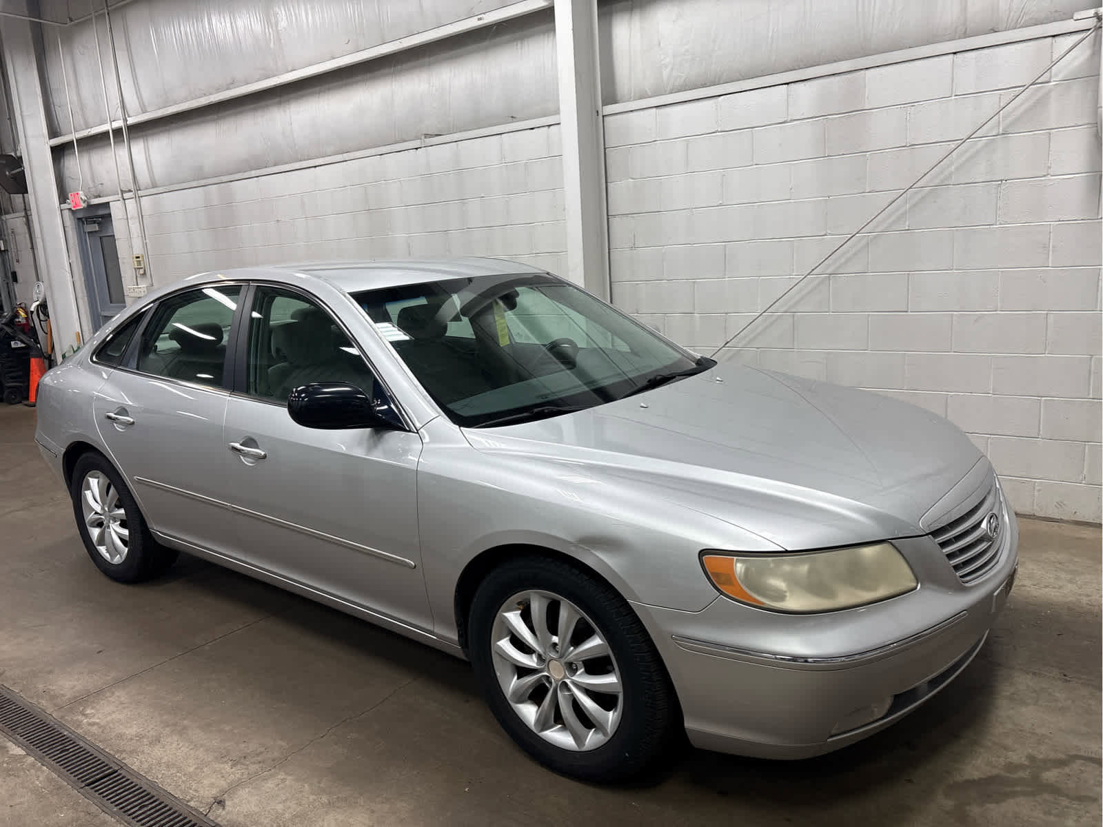 Used 2007 Hyundai Azera Limited image 2