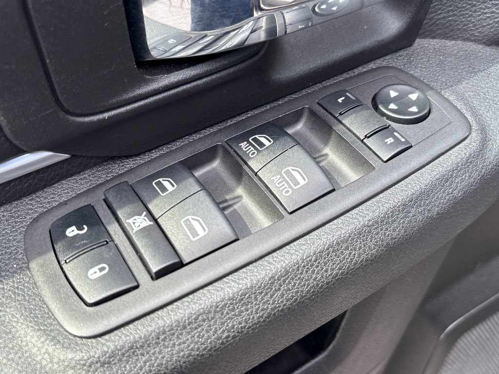 Used 2024 RAM 1500 Warlock RWD image 9