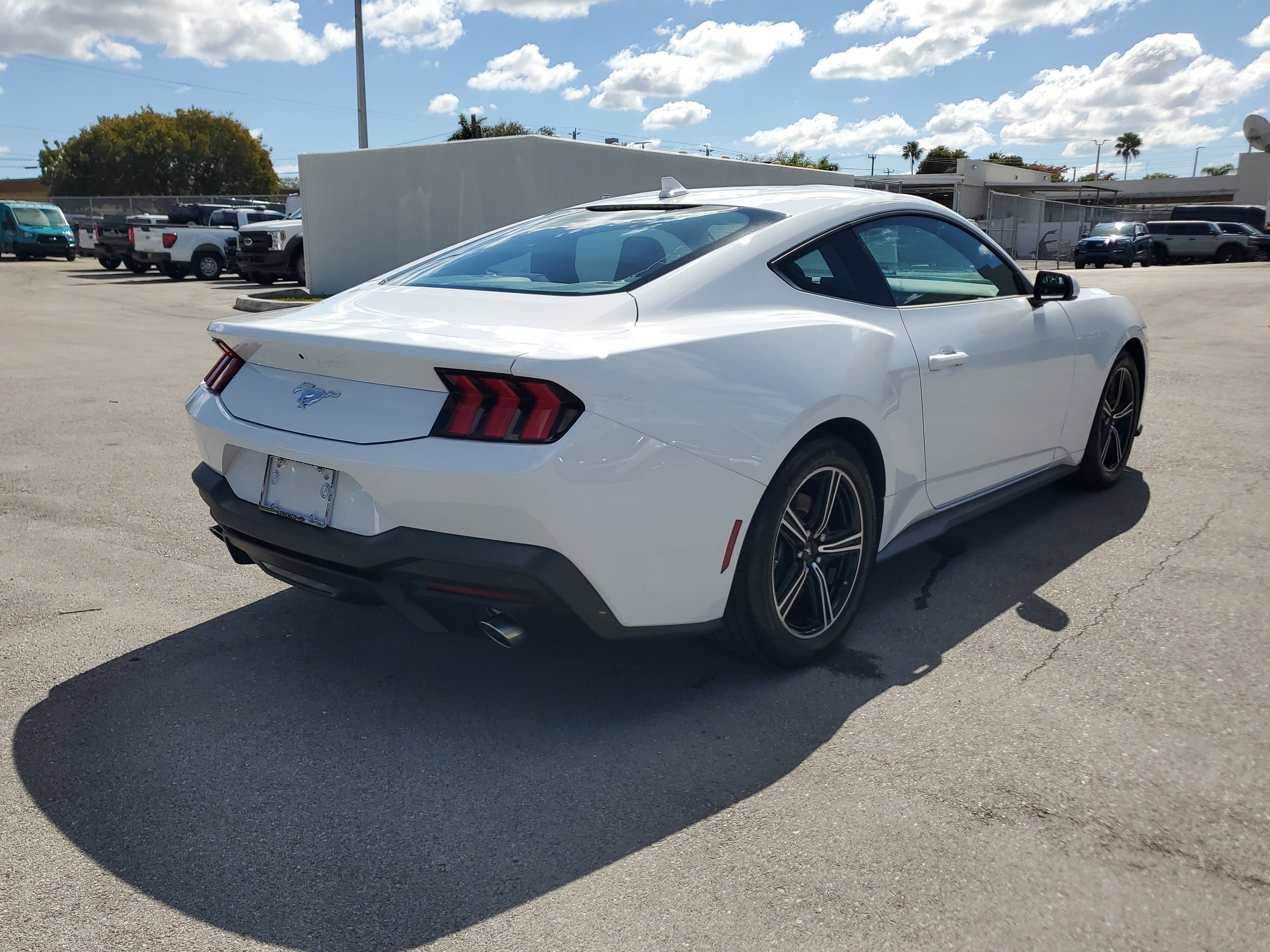 Used 2025 Ford Mustang Coupe image 5
