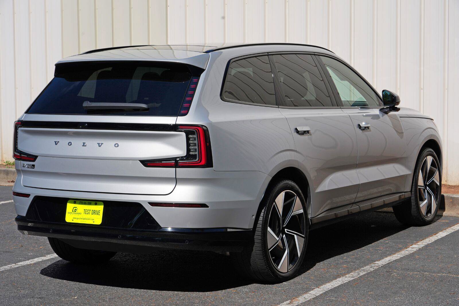 Used 2025 Volvo EX90 Ultra AWD/4WD image 52