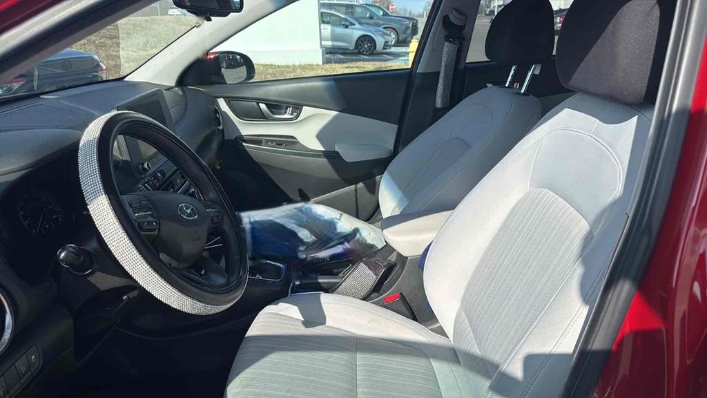 Used 2022 Hyundai Kona SEL w/ Convenience Package image 9