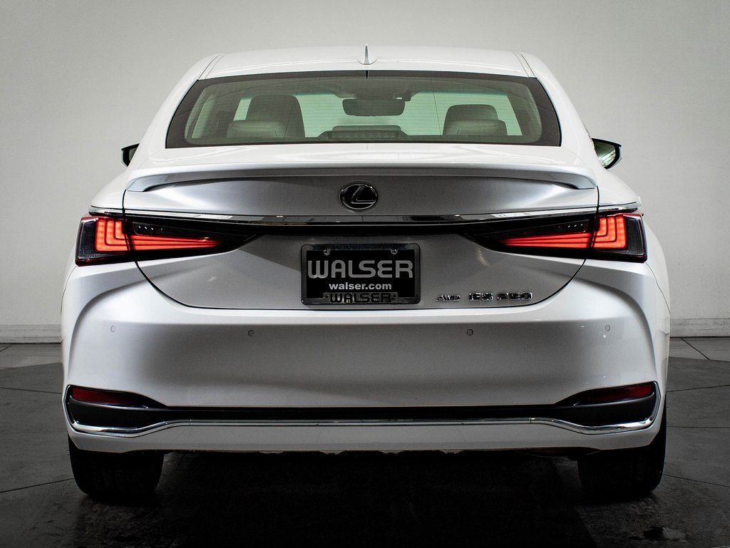 Certified 2023 Lexus ES 250 w/ Premium Package image 7