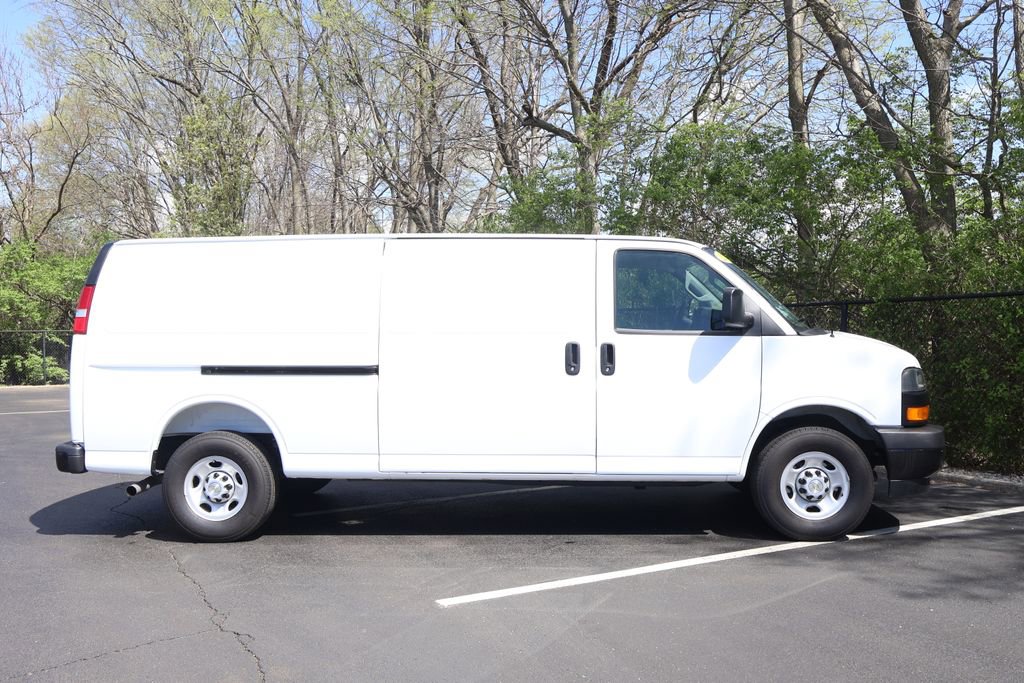 Used 2025 Chevrolet Express 2500 Extended w/ Driver Convenience Package image 9