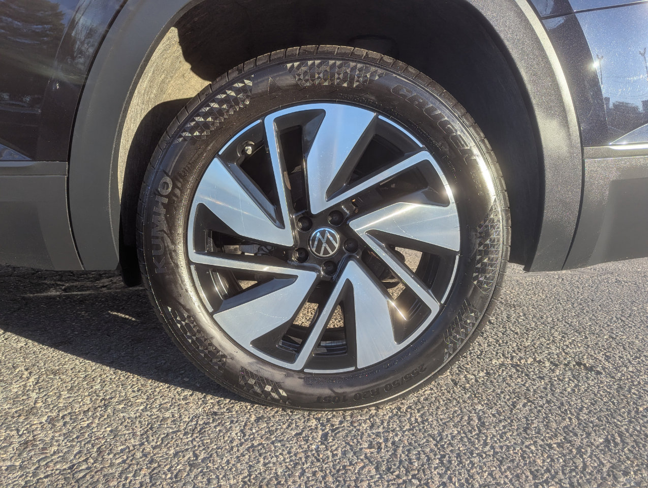 Used 2024 Volkswagen Atlas SE image 49
