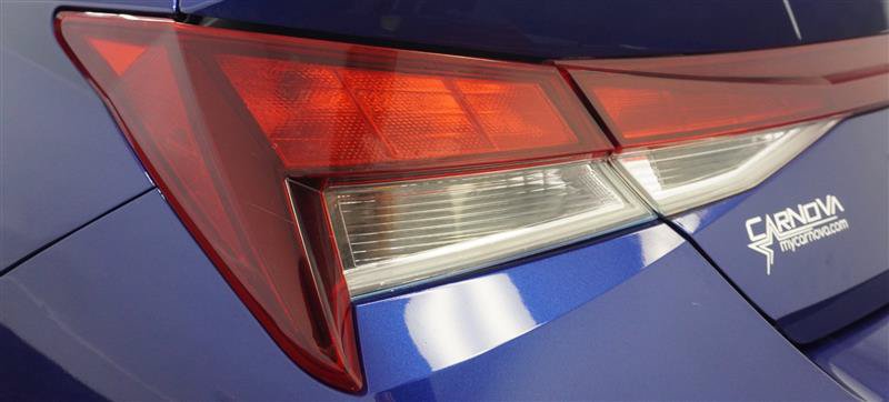 Used 2022 Hyundai Elantra SEL FWD image 30