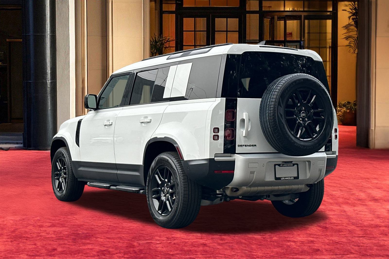 Used 2025 Land Rover Defender 110 S image 4