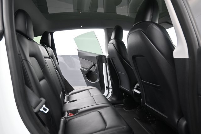 Used 2023 Tesla Model Y Long Range AWD/4WD image 3