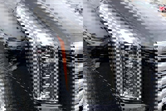 Used 2016 Cadillac Escalade Platinum image 27