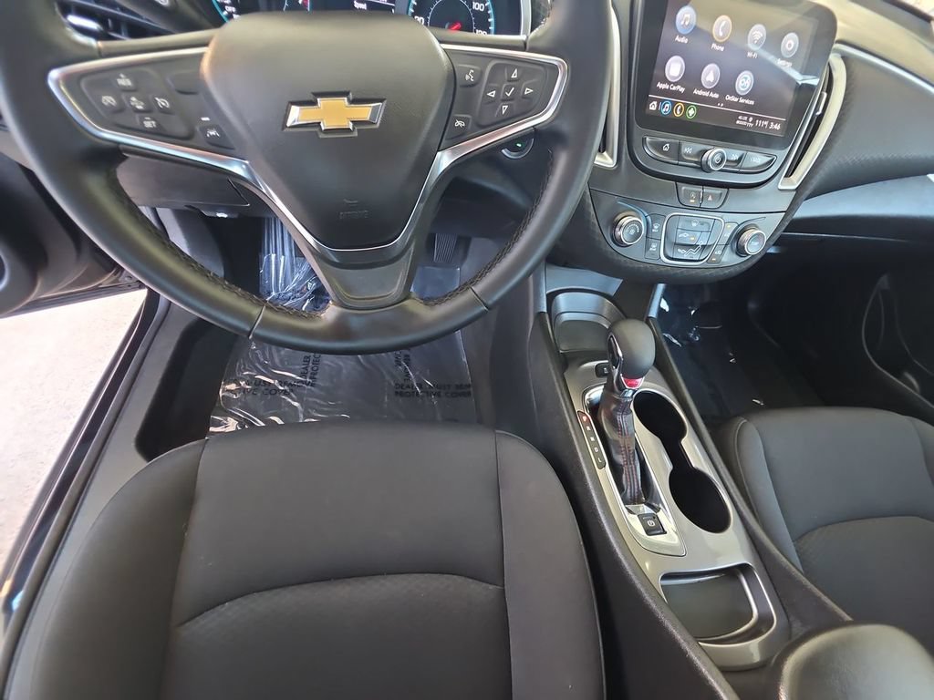 Used 2025 Chevrolet Malibu RS FWD image 11