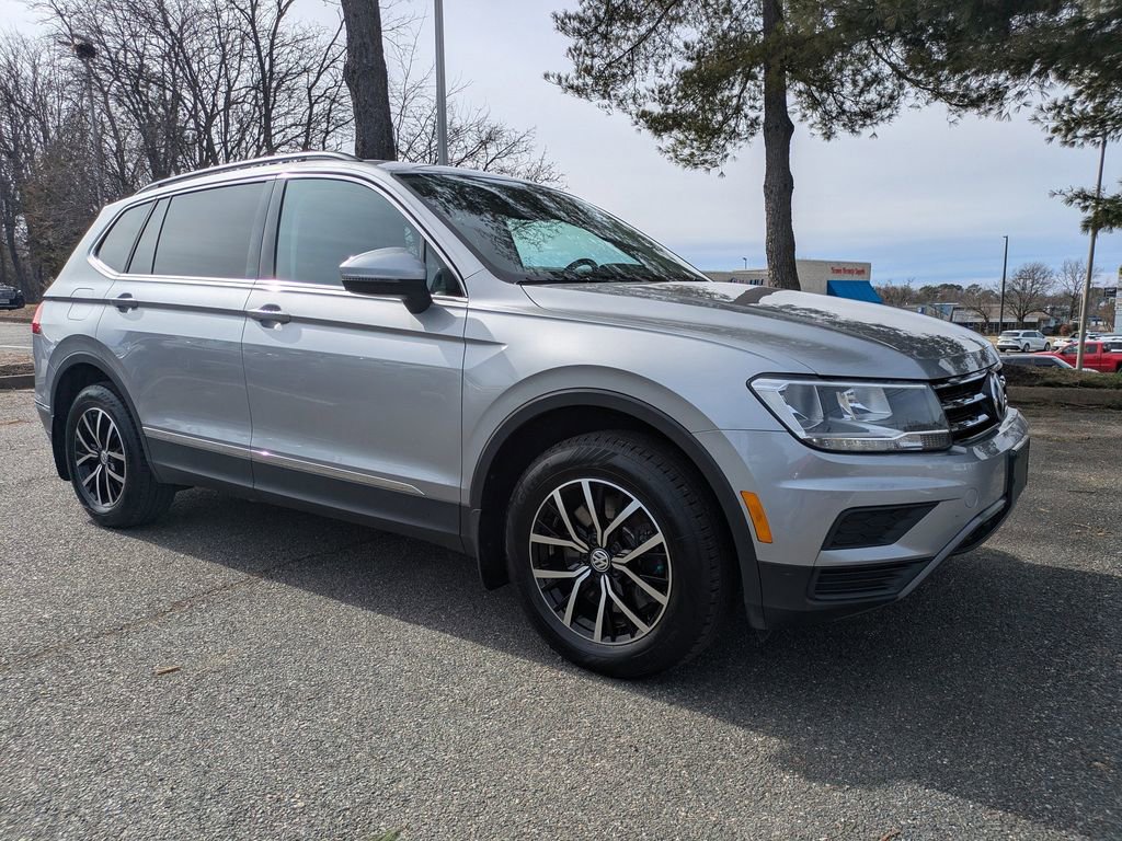 Certified 2021 Volkswagen Tiguan SE image 2