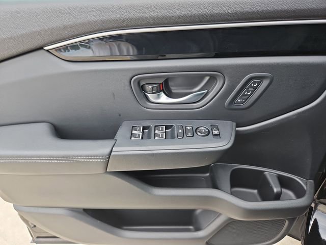 Used 2025 Honda Pilot Touring image 14