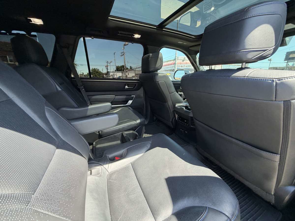 Used 2023 Toyota Sequoia Platinum AWD/4WD image 31