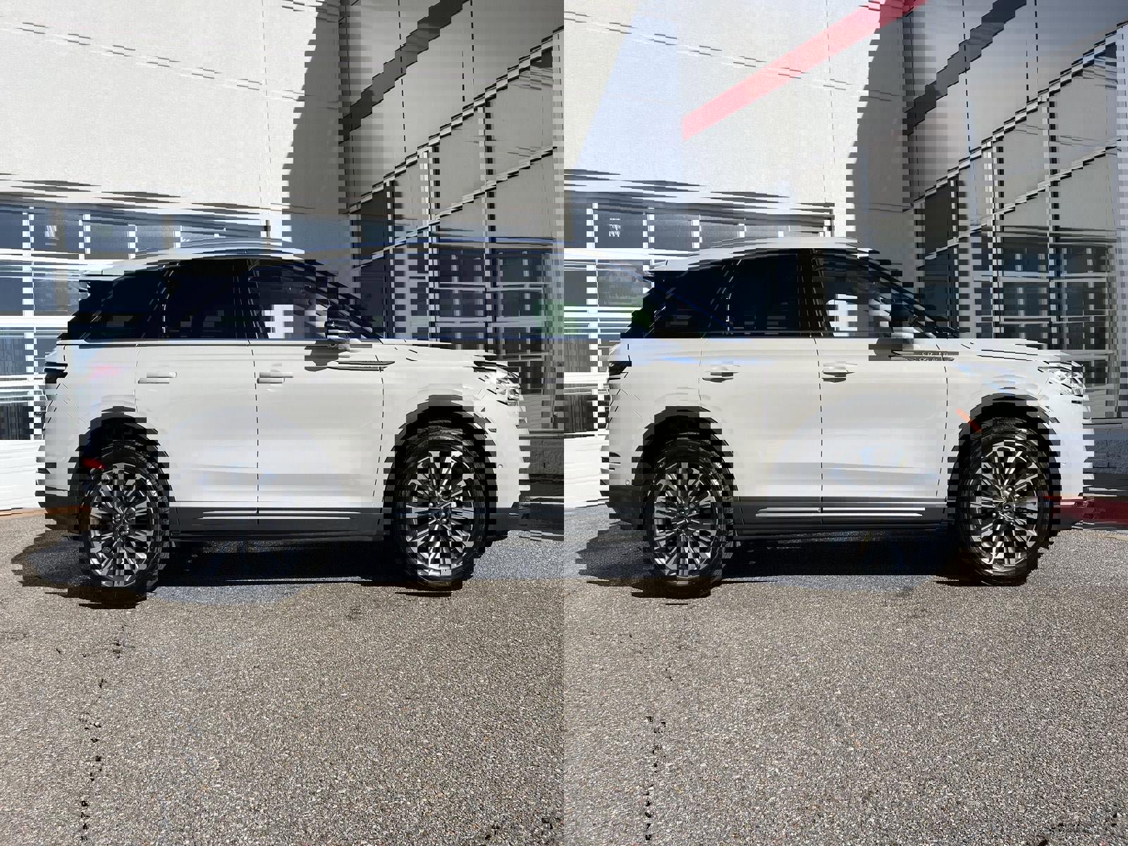 Used 2020 Lincoln Corsair Reserve w/ Equipment Group 201A image 11