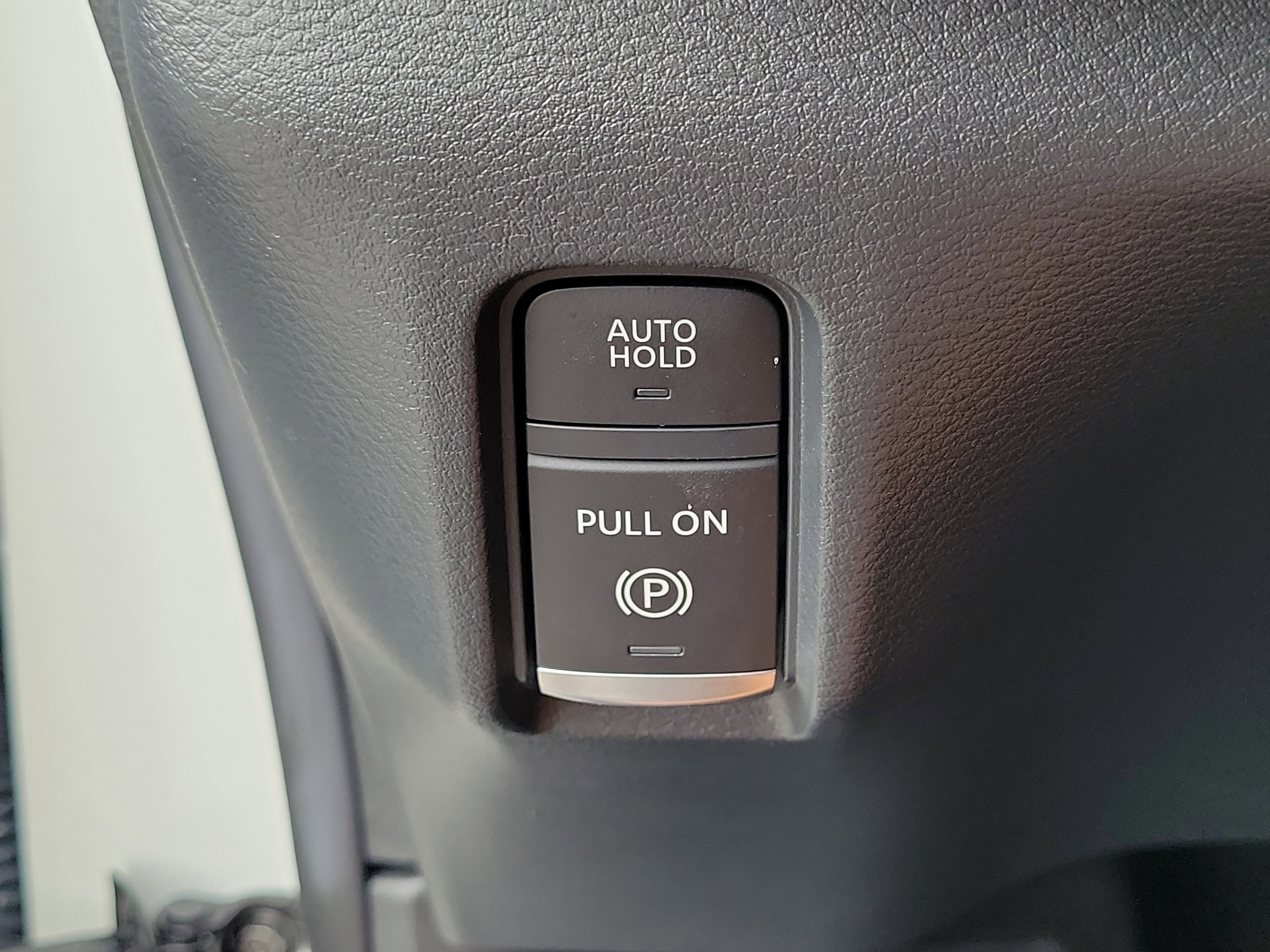 Certified 2025 Nissan Armada SL w/ Captain's Chari Seat Package RWD image 23
