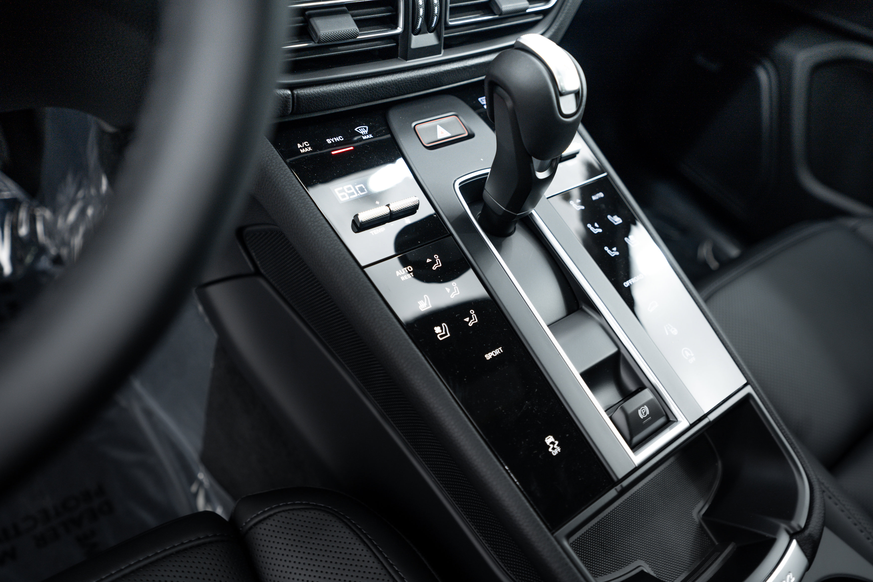 New 2026 Porsche Macan image 14