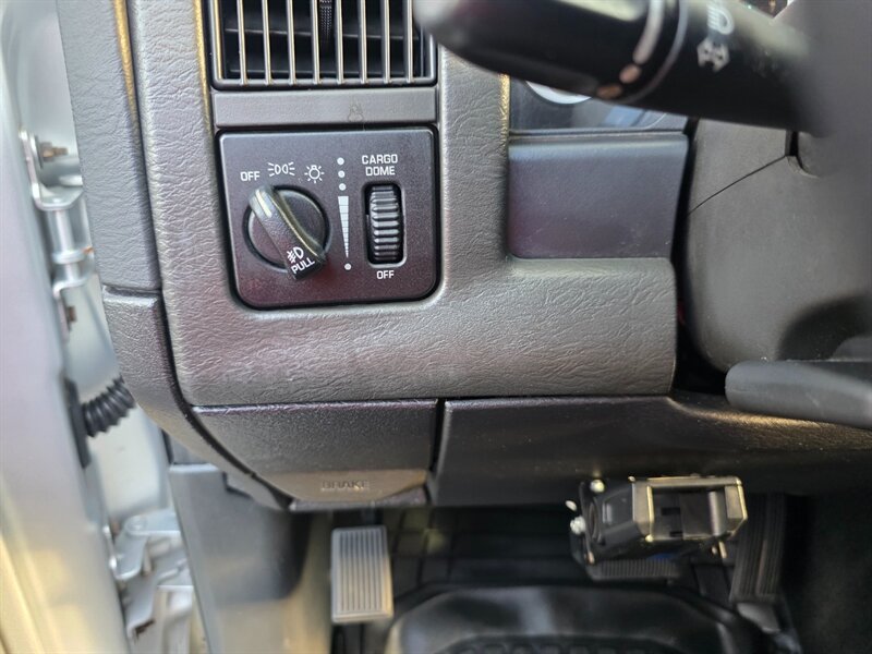 Used 2005 Dodge Ram 2500 Truck SLT AWD/4WD image 39