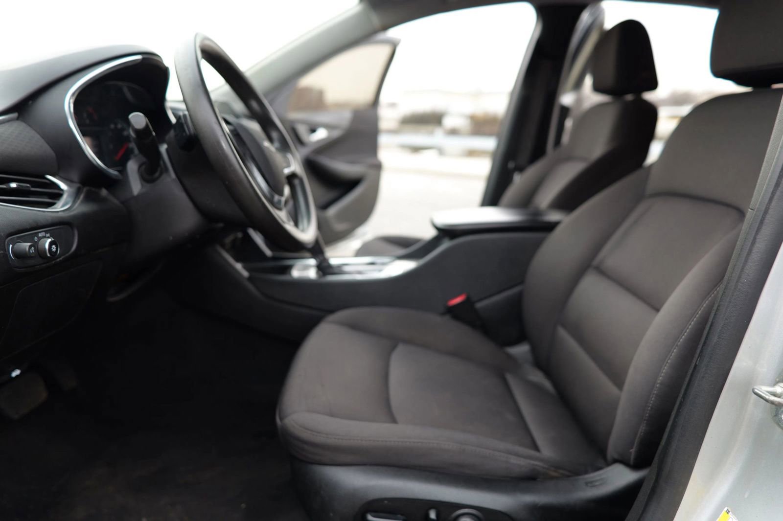 Used 2020 Chevrolet Malibu LT image 14