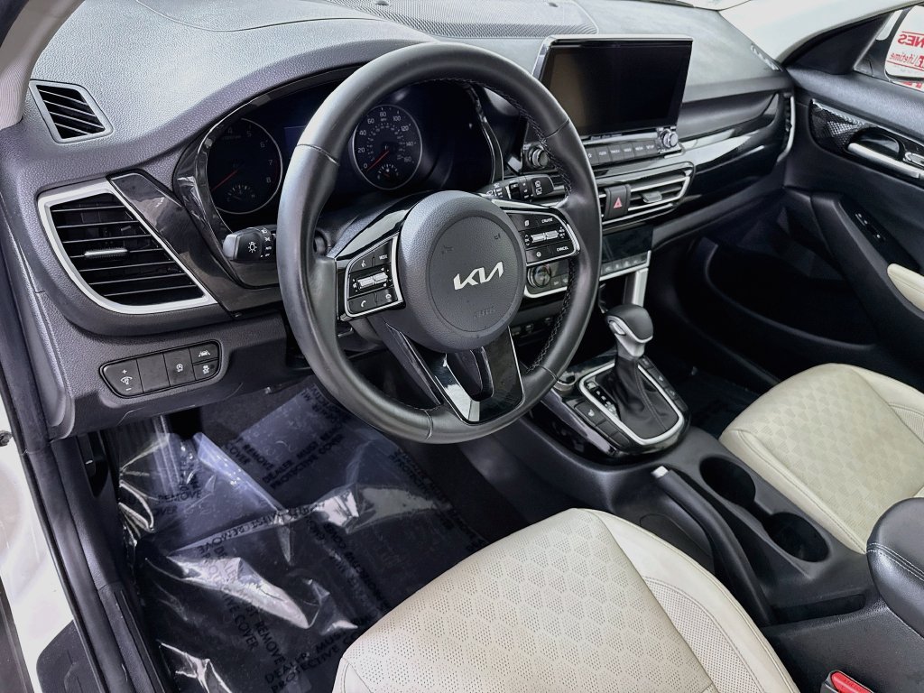 Used 2022 Kia Seltos EX AWD/4WD image 19