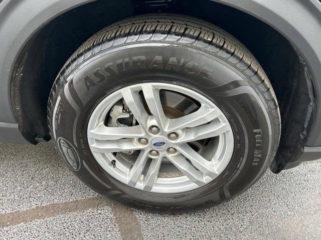 Used 2023 Ford Explorer XLT AWD/4WD image 59