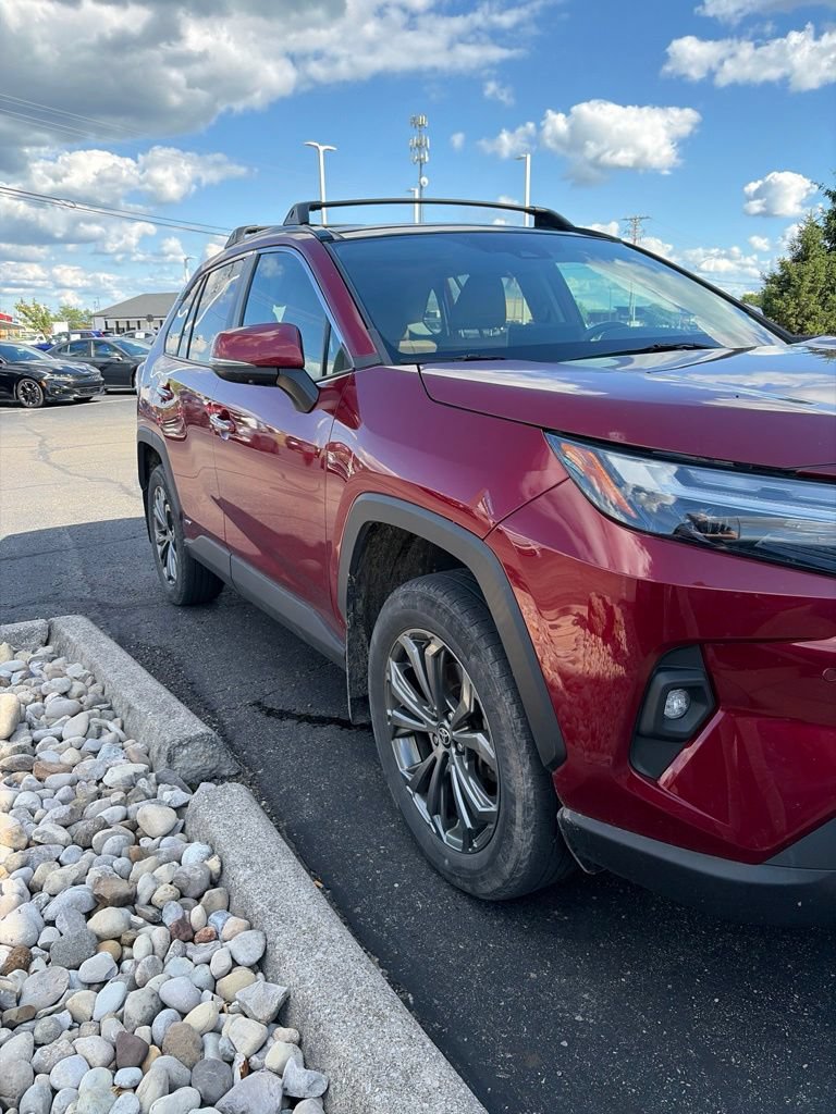 Used 2022 Toyota RAV4 Limited AWD/4WD image 6