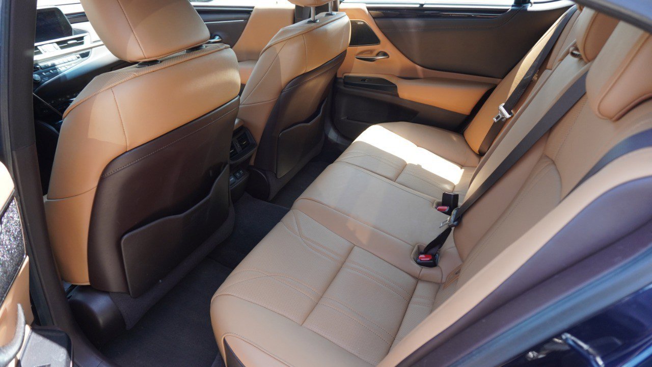Used 2021 Lexus ES 350 Ultra Luxury w/ Accessory Package 2 FWD image 10
