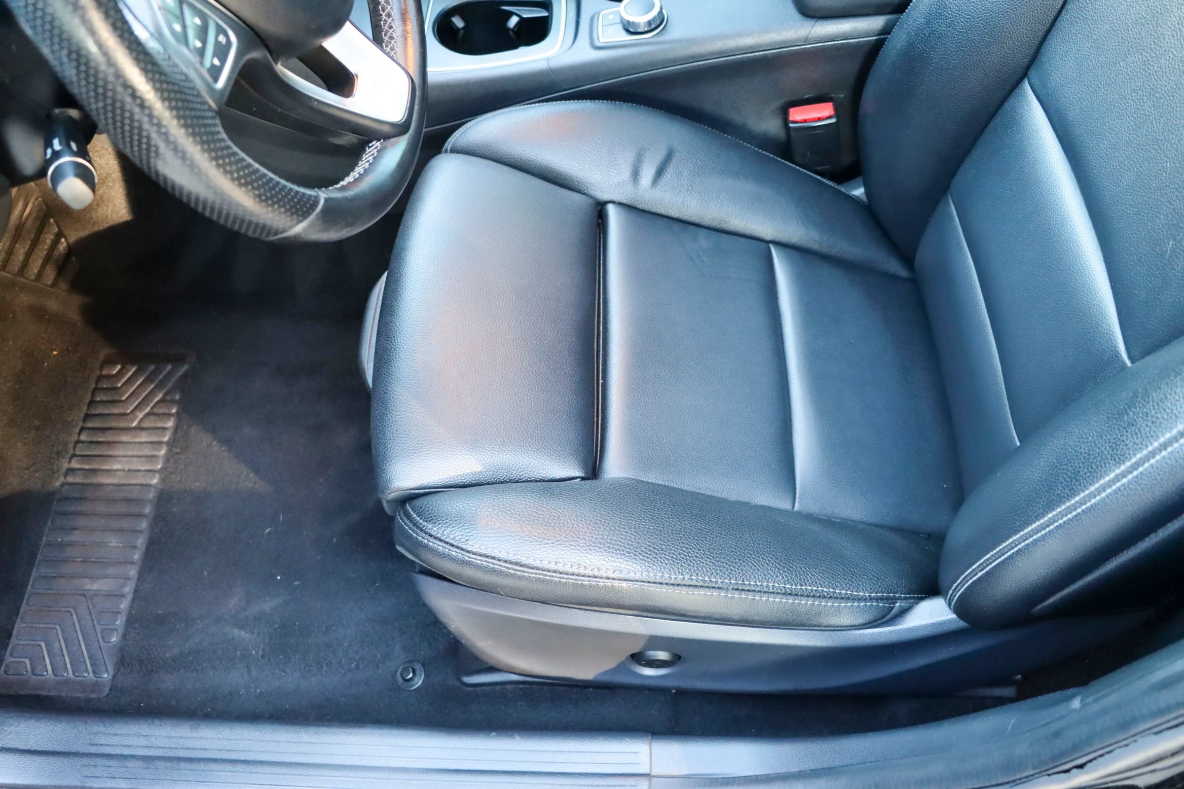 Used 2018 Mercedes-Benz GLA 250 image 16