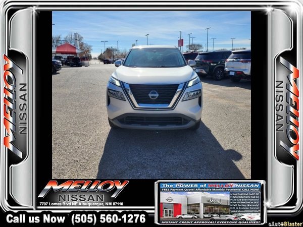 Used 2023 Nissan Rogue SV image 5