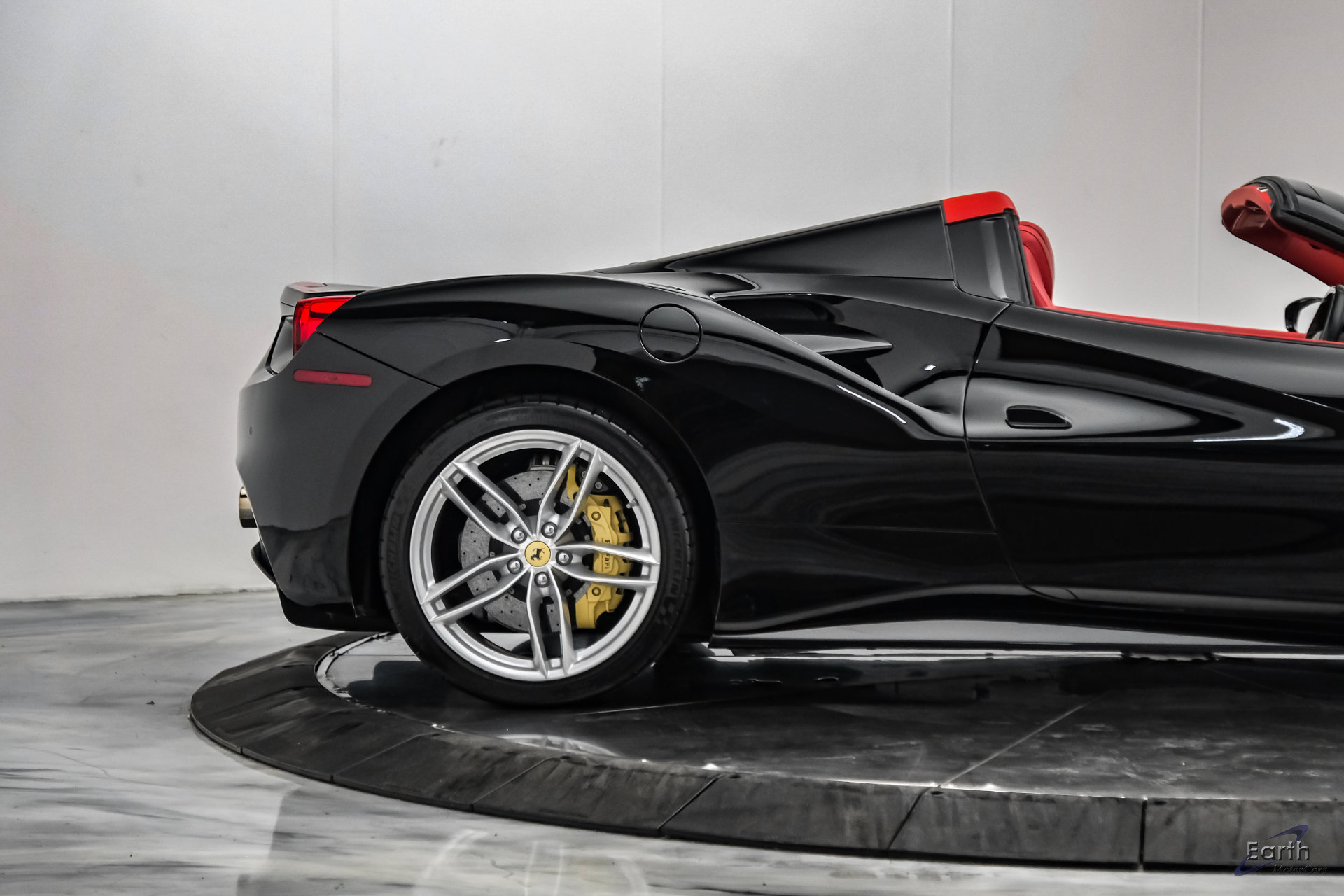 Used 2018 Ferrari 488 Spider RWD image 29