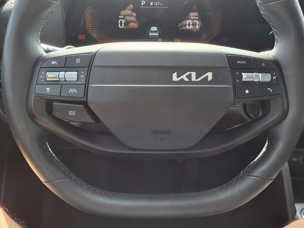 Used 2026 Kia Sportage EX FWD image 17