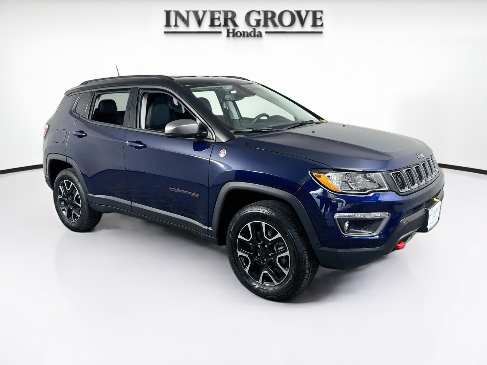 Used 2019 Jeep Compass Trailhawk w/ Leather Interior Group AWD/4WD image 3