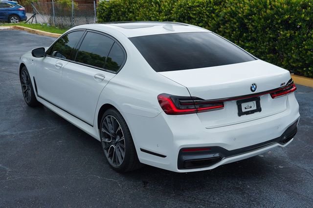 Used 2022 BMW 740i w/ M Sport Package RWD image 8