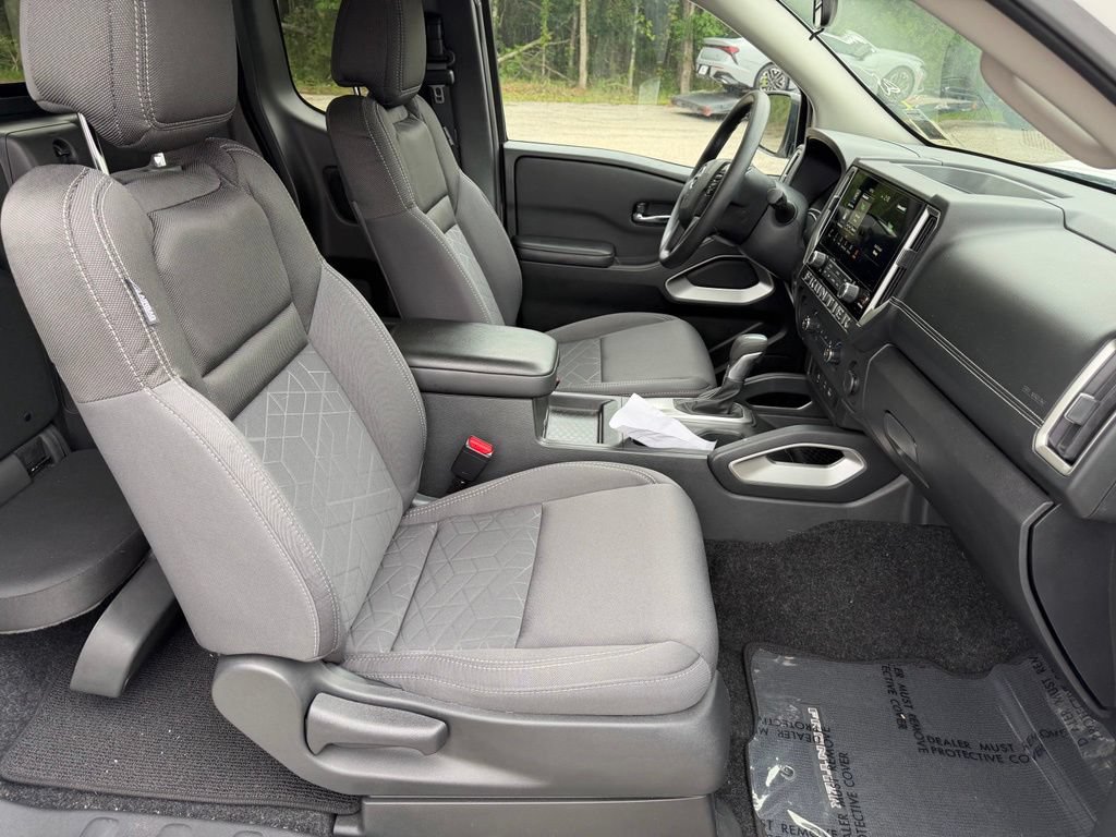 Used 2025 Nissan Frontier SV RWD image 13