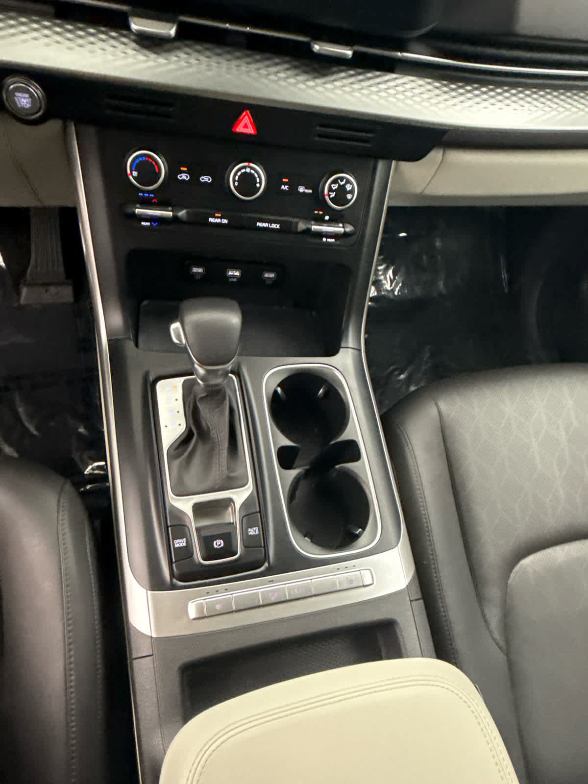 Used 2022 Kia Carnival LX FWD image 79