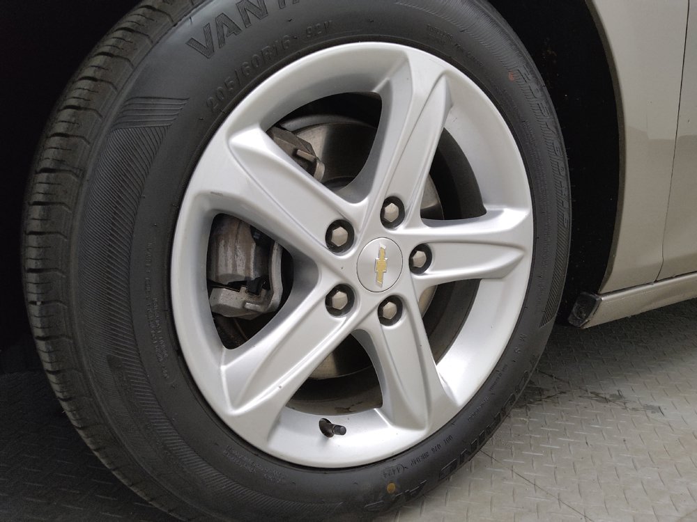 Used 2022 Chevrolet Malibu LS FWD image 31