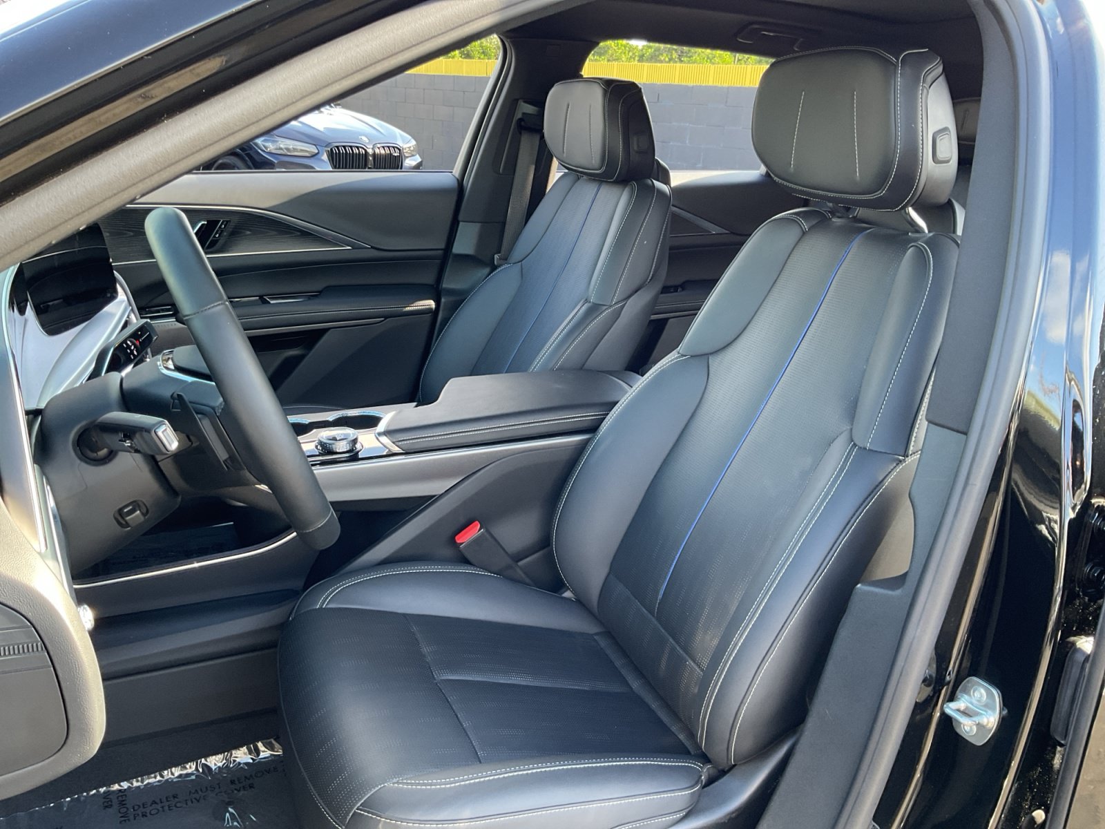Used 2024 Cadillac Lyriq Sport AWD/4WD image 18