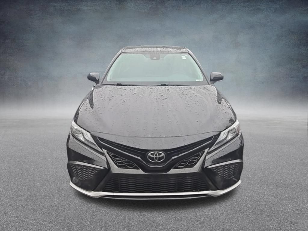 Used 2022 Toyota Camry XSE FWD image 3
